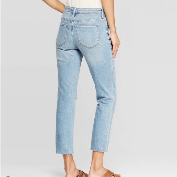 8/$60 NWOT High-Rise Cropped Straight Jeans - Picture 2 of 5